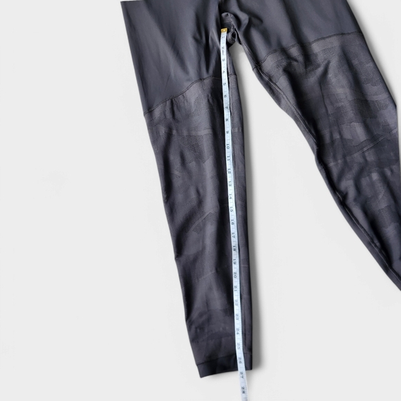 Lululemon Sheer Will High-Rise Tights Leggings 28" *Camo Graphite Grey Size 12 - Picture 13 of 13